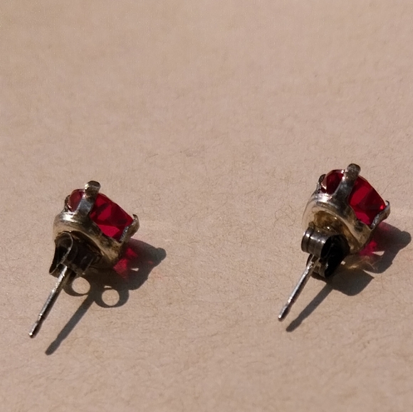 Levin & Meyer  Red Heart Stud Sterling Silver - Picture 6 of 15